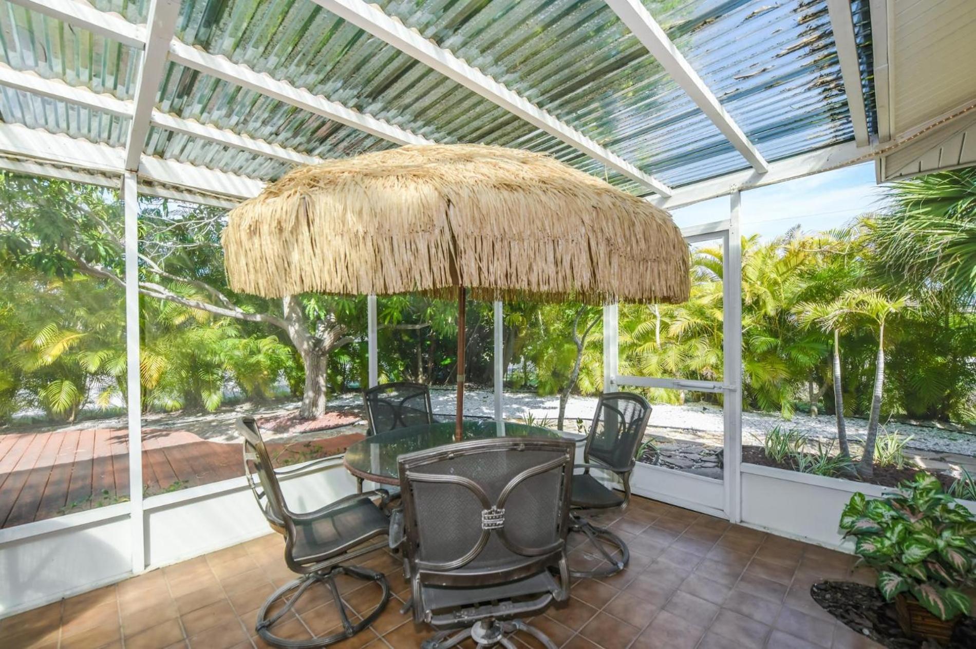 Island Time - Home Wenclosed Lagoon Style Pool Spa Walk To Beach Bikes Holmes Beach Exterior foto